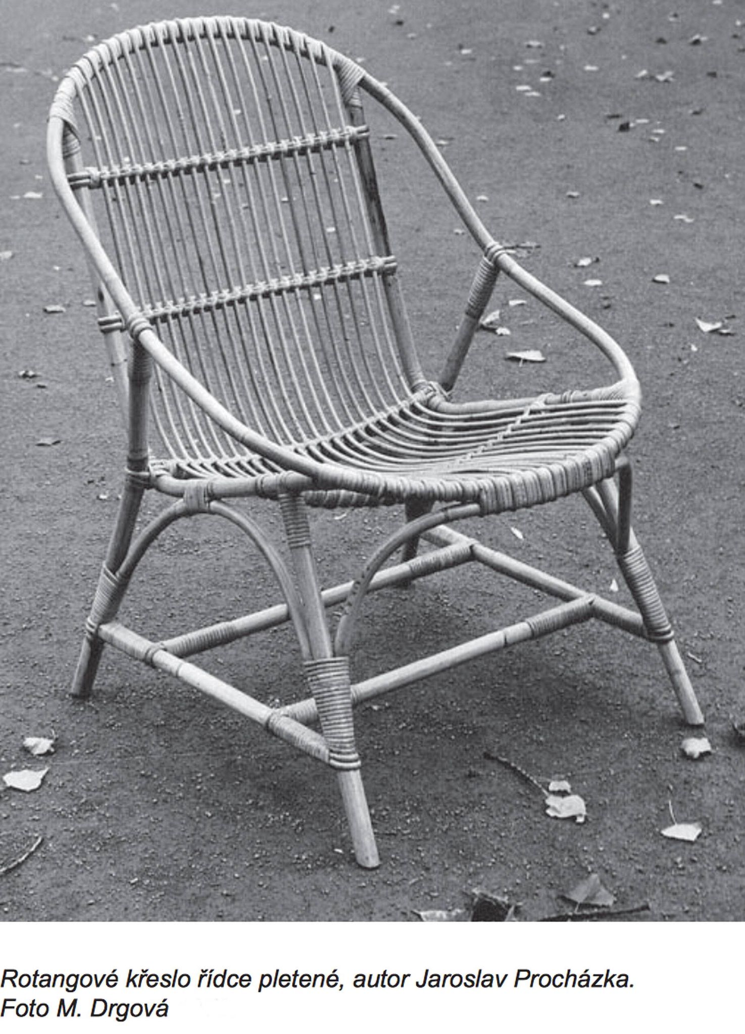 1960's Set of Four Rattan Armchairs and Side Table by Jaroslav Prochazka for ULUV