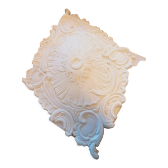 Ceiling rosette in staff