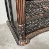 Commode XIXème pin noirci sculpté