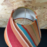 Lampe en bois sculpté avec abat jour
