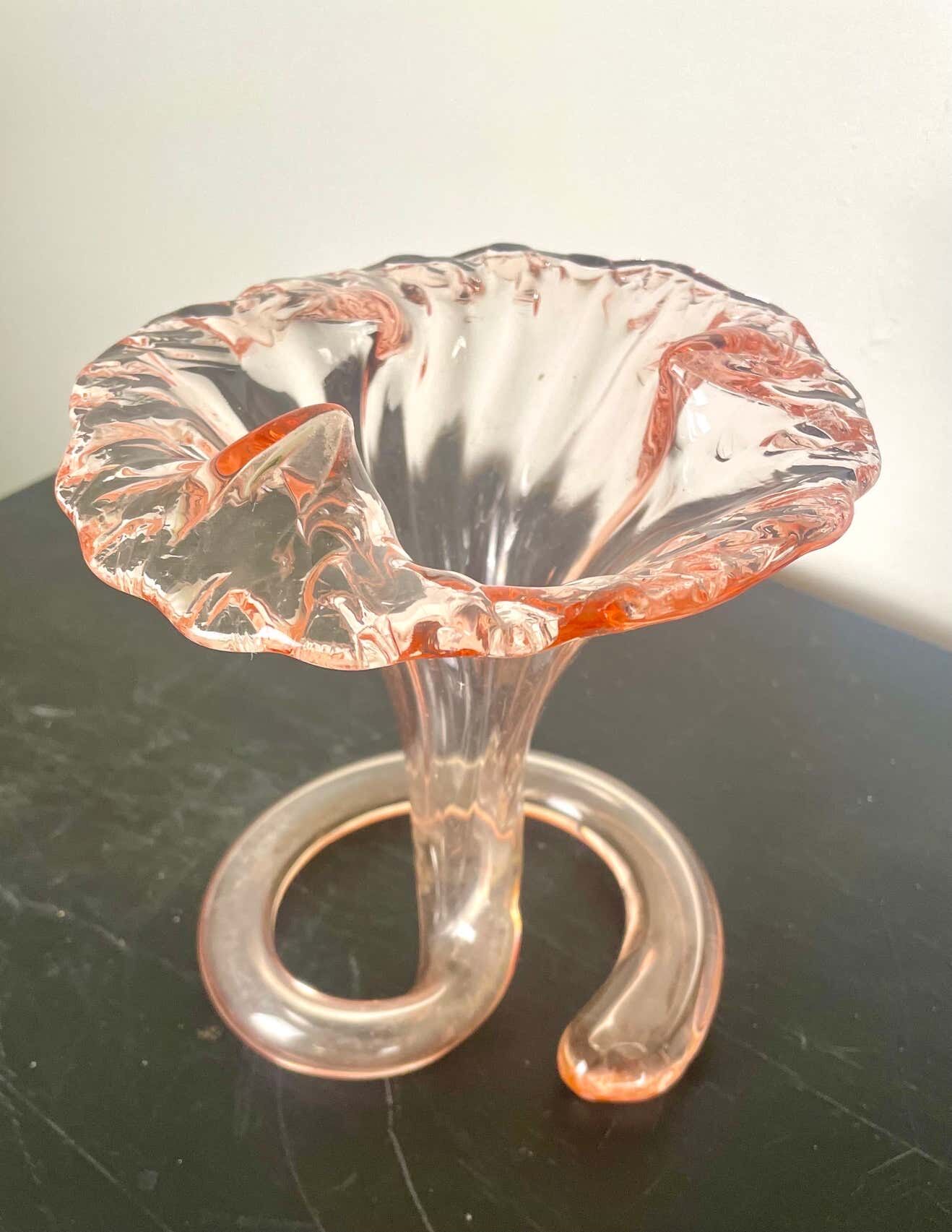 Pink trumpet vase - fleurs-de-lys in blown glass - italy 1970