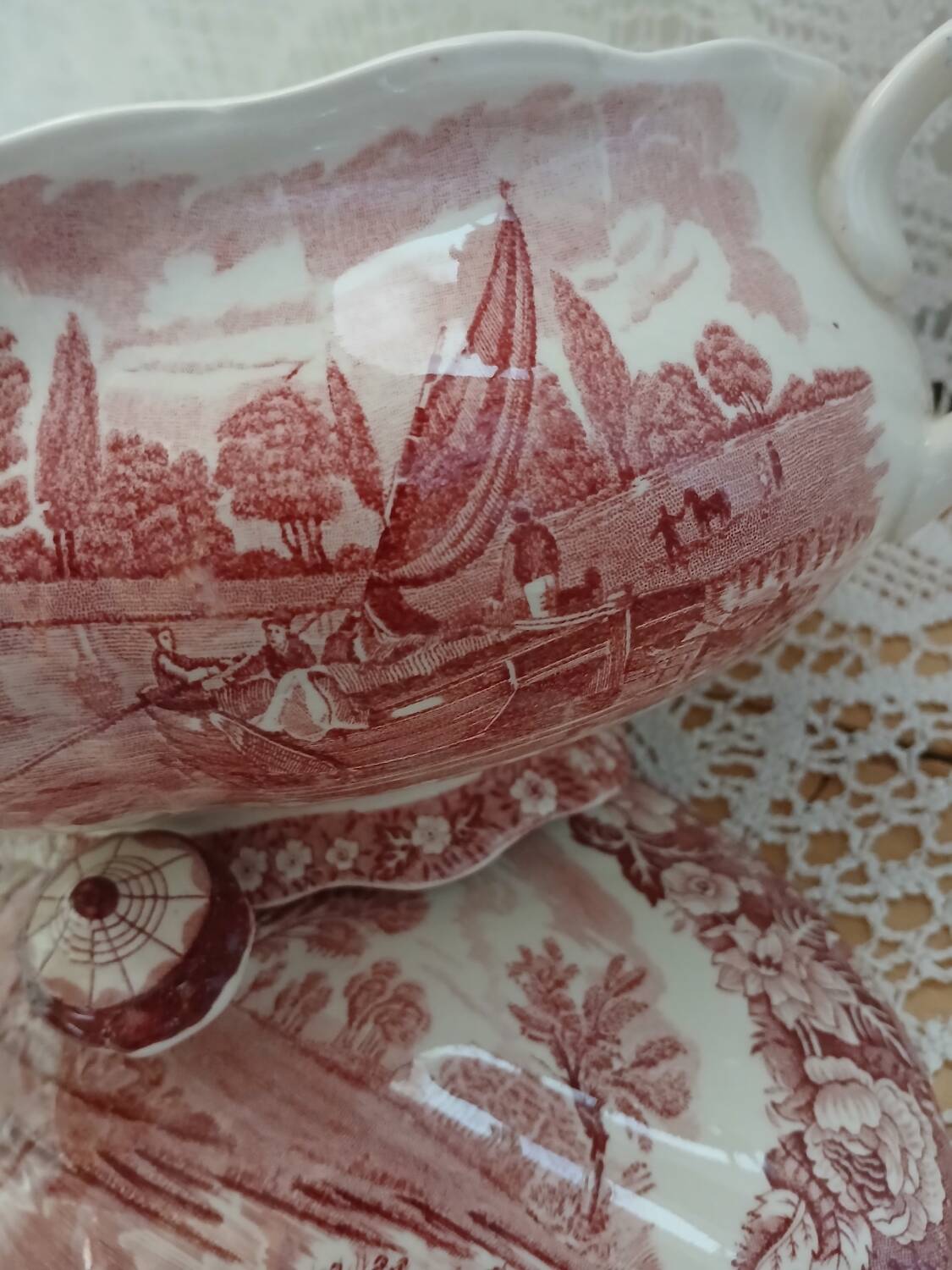Antique Palissy soup tureen / England