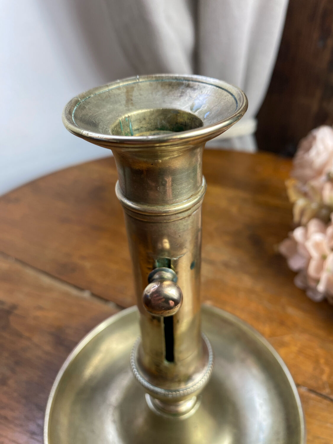 Push candle holder in brass