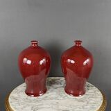 Paire de vases rouges en céramique, xxe siècle