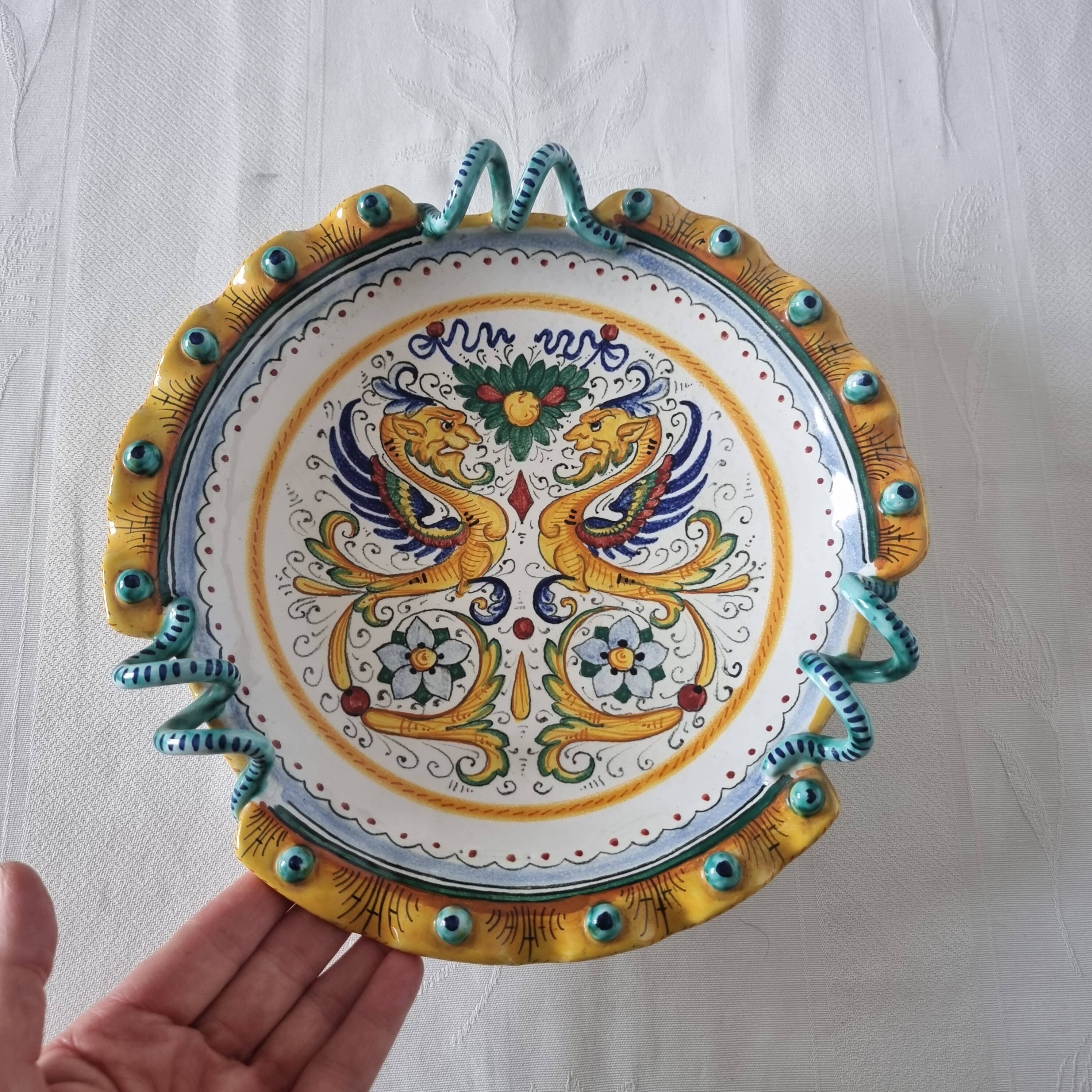 Beautiful Italian ceramic Deruta bowl or compote dish, made and pe