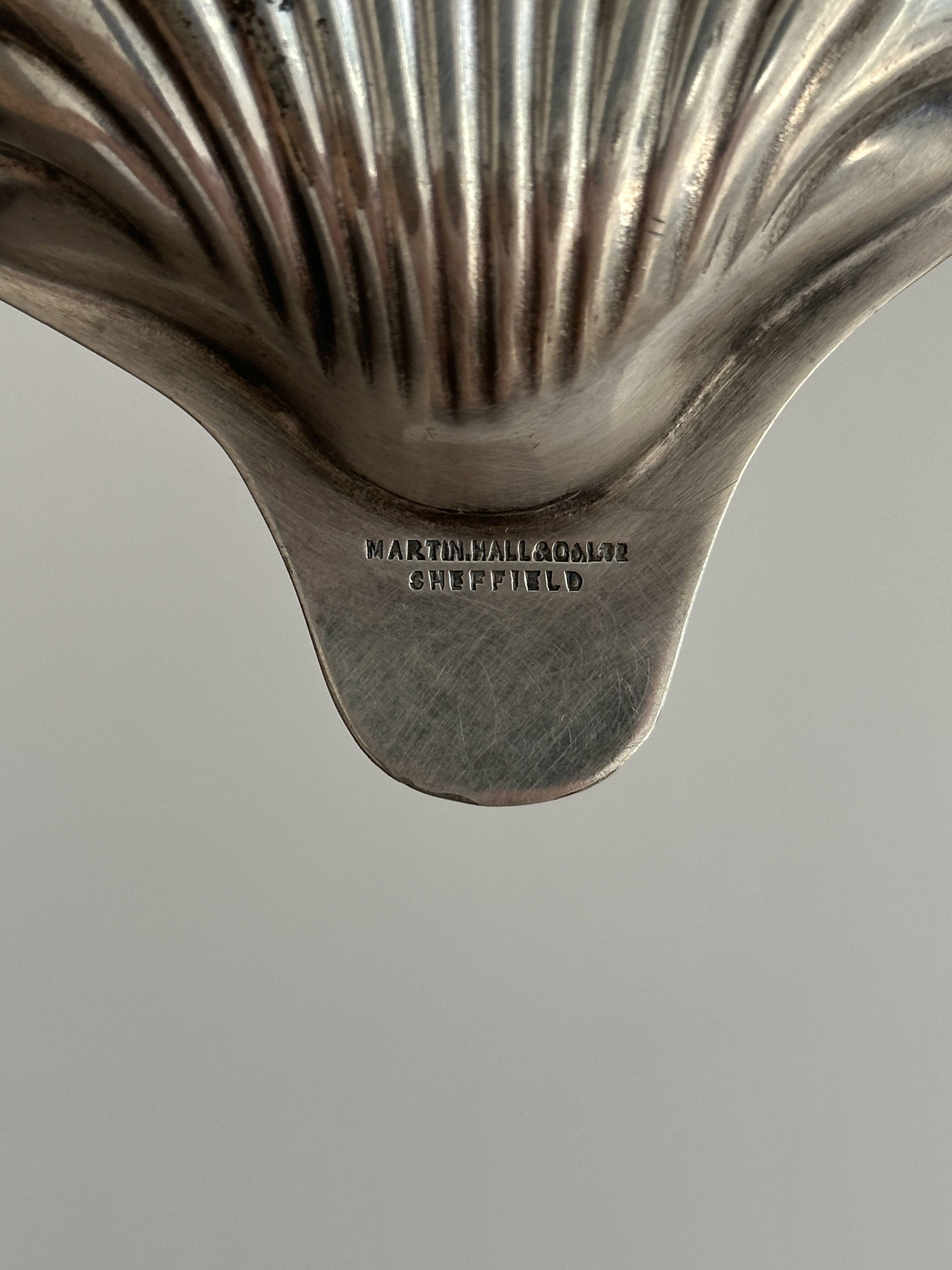 Small metal pocket emptier