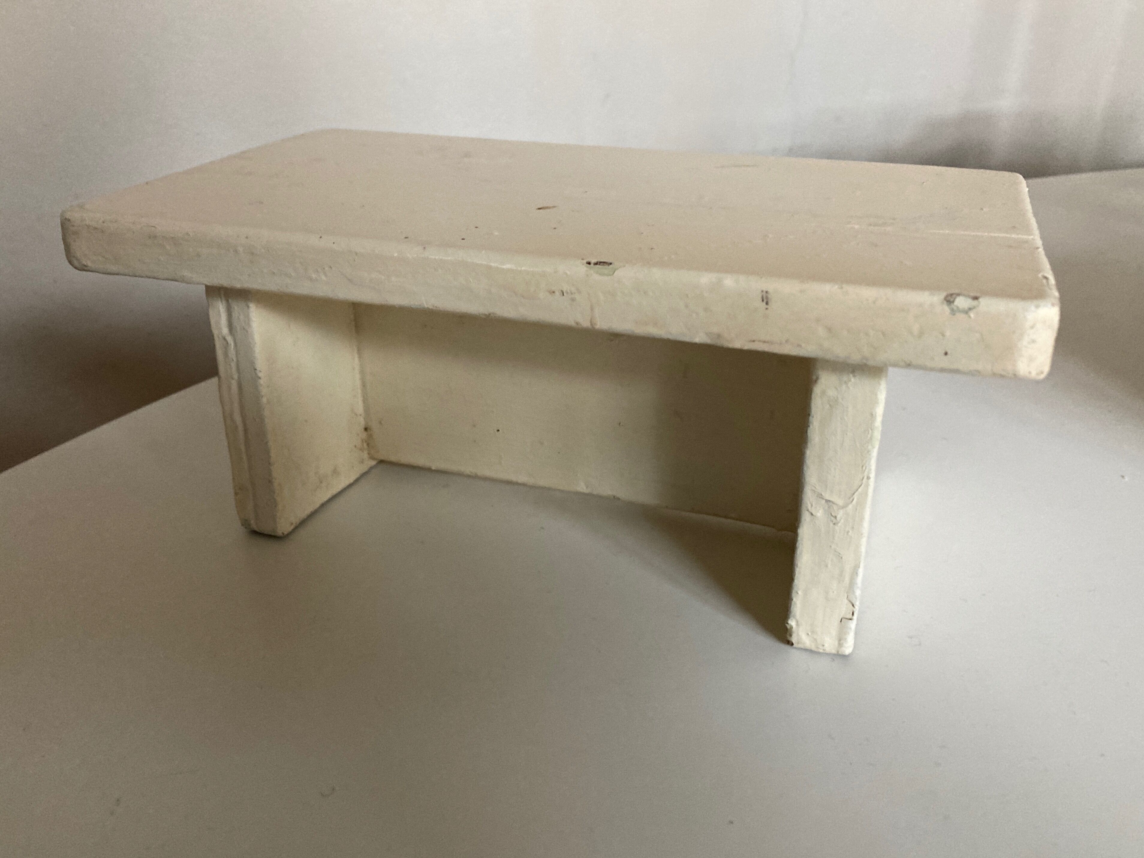 Produit BHV Repose pied XXXS en bois patine d'origine