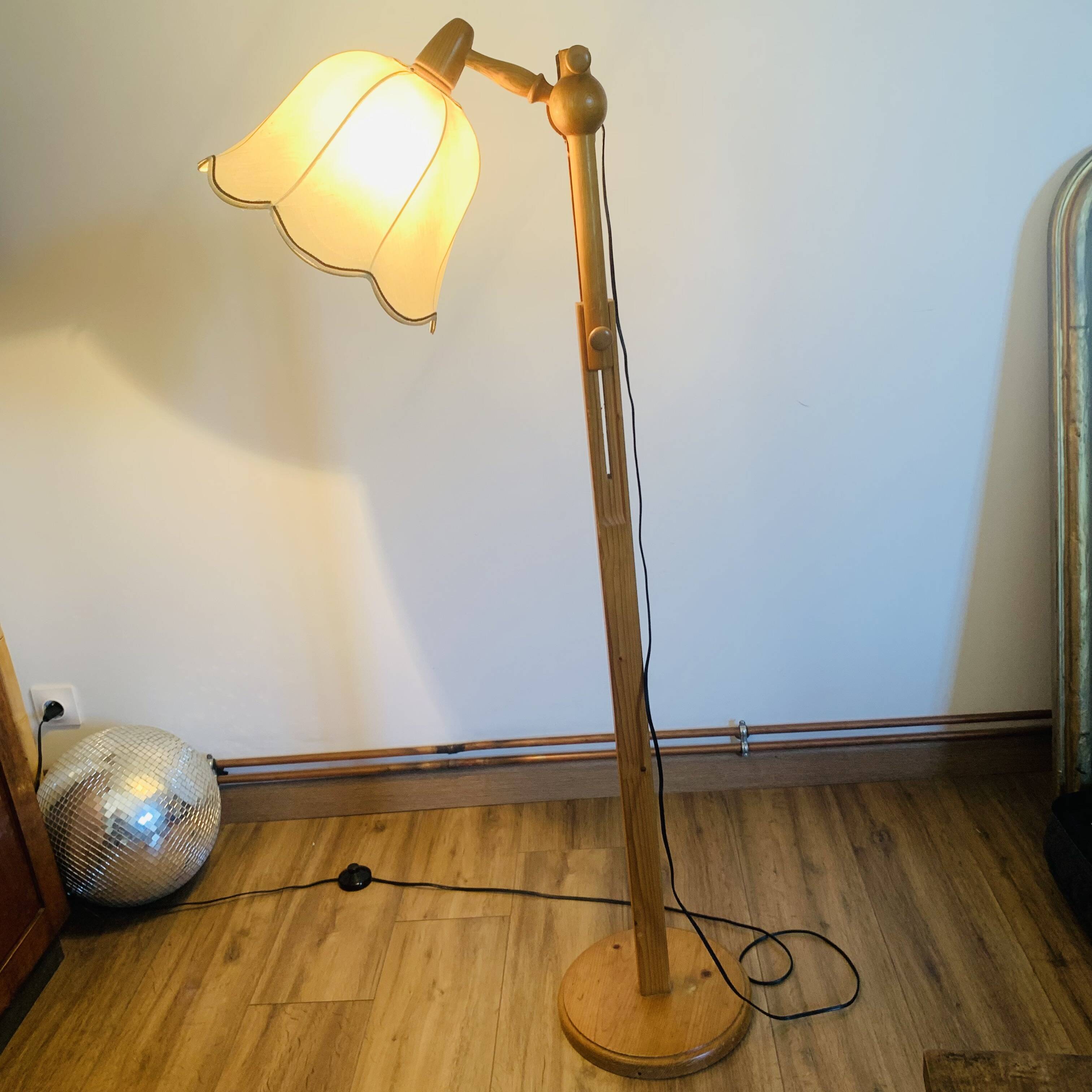 Lampadaire vintage articulé en pin – travail scandinave