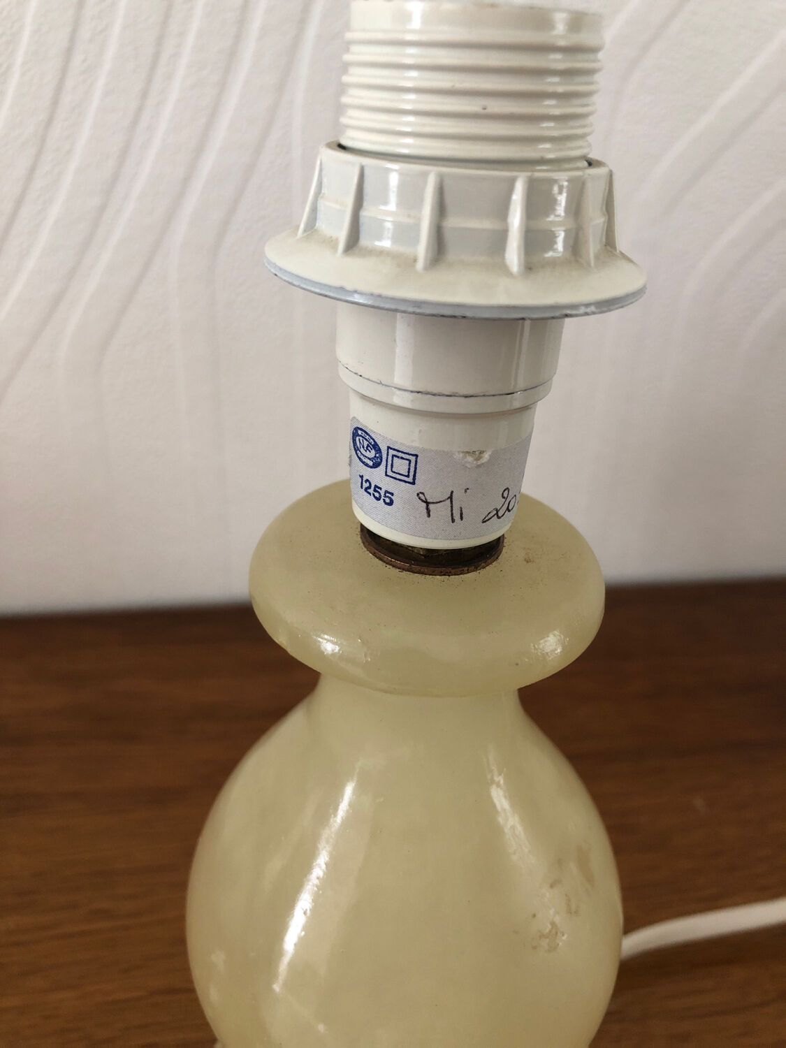 Pied de lampe en albâtre Vintage