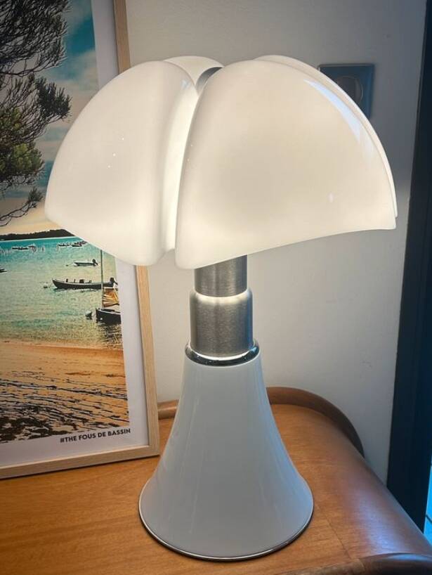 Pipistrello lamp, iconic Italian design with a telescopic base.