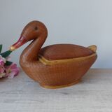 Vintage Chinese wicker duck – woven basket from the 1970s with a lid.