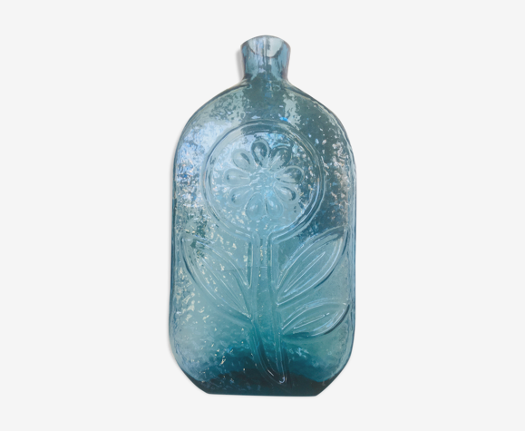 Finnish glass vase with a mid-century flower motif | Selency