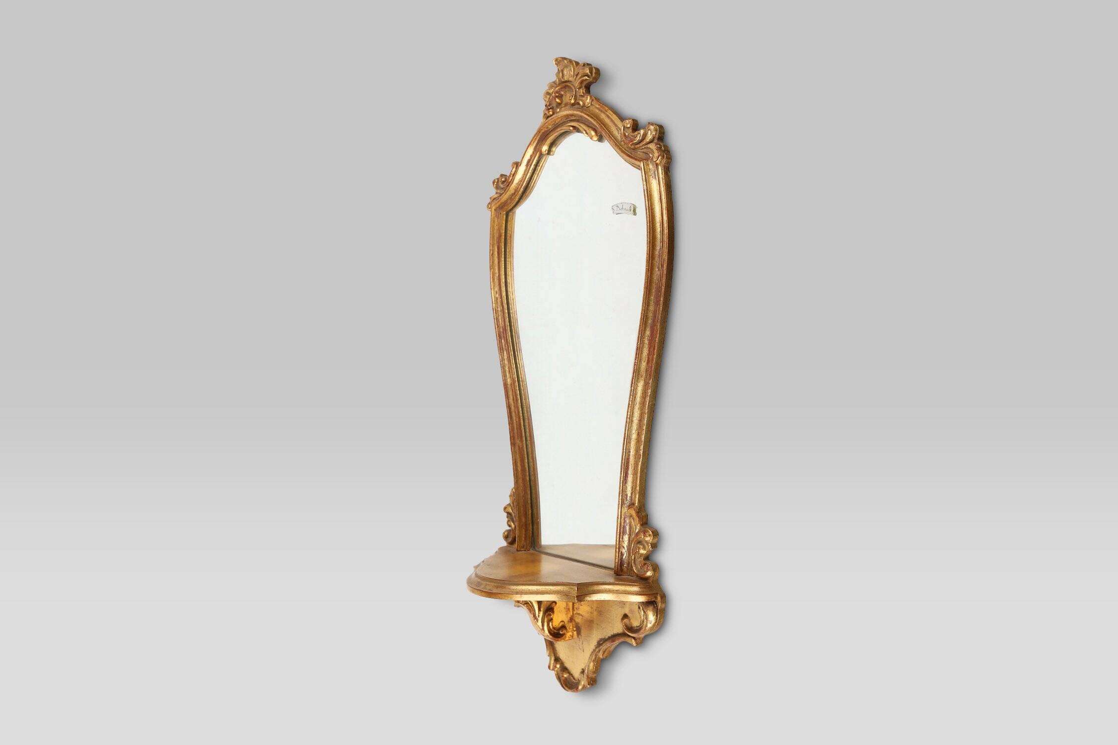 Miroir en résine dorée de style baroque Deknudt avec plateau, Belgique années 1970
