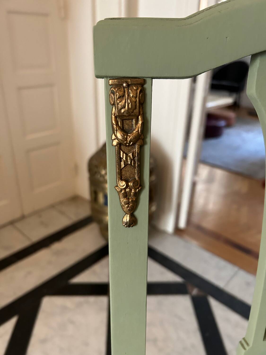 Empire chair