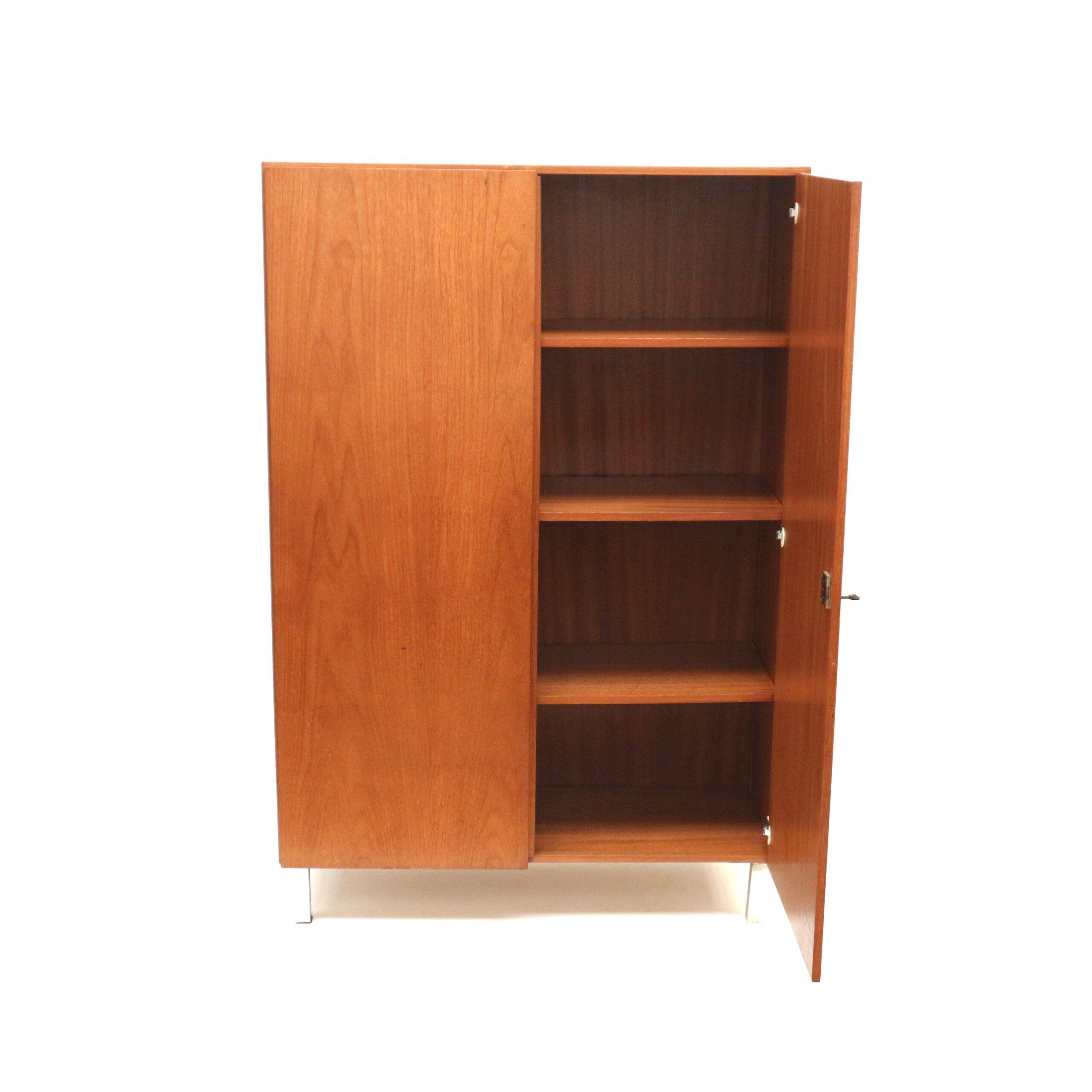 Vintage wardrobe/sideboard from the 1960s