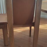 Extendable table and 4 leather chairs