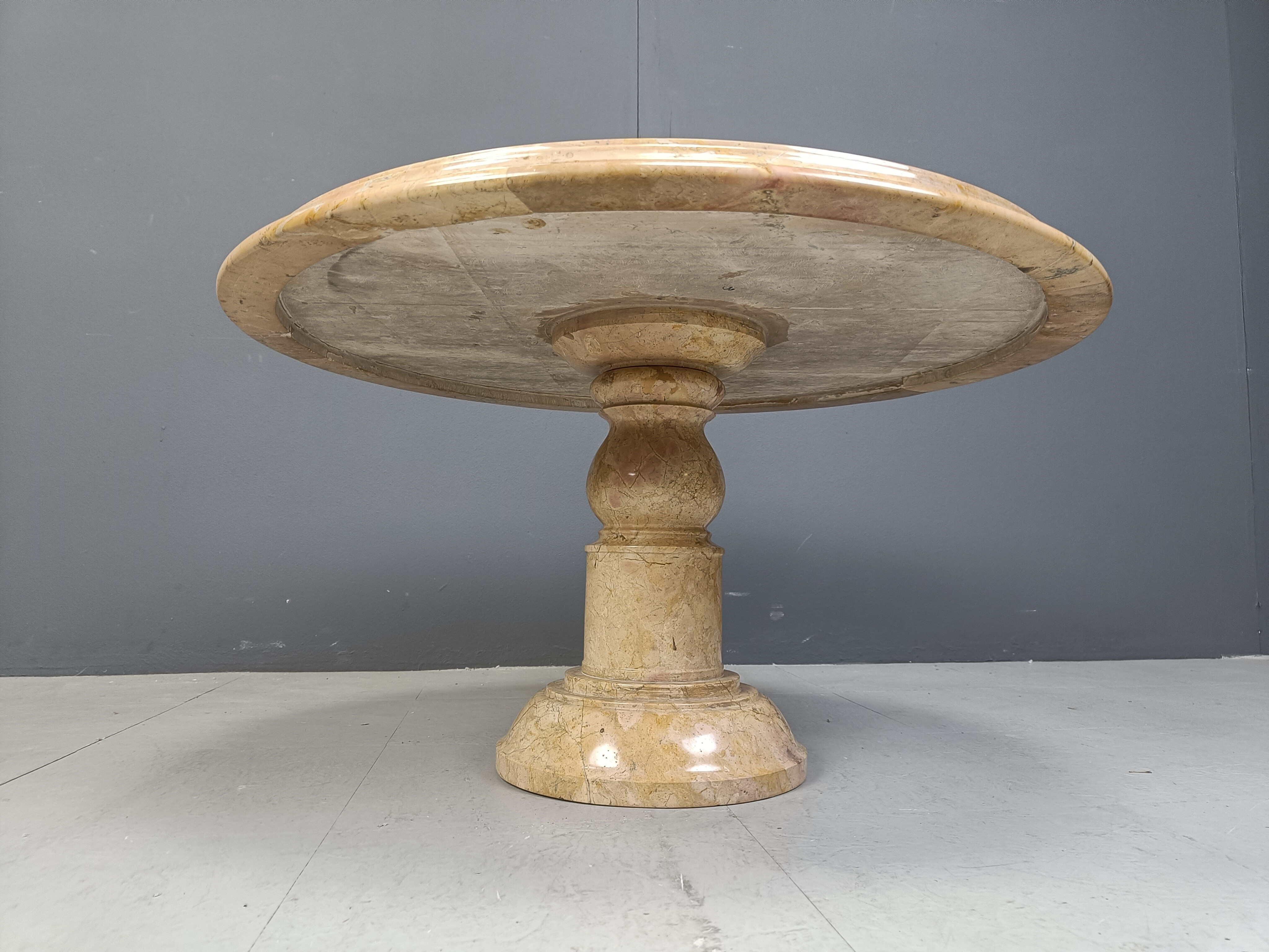 Vintage round Italian marble coffee table, 1960s