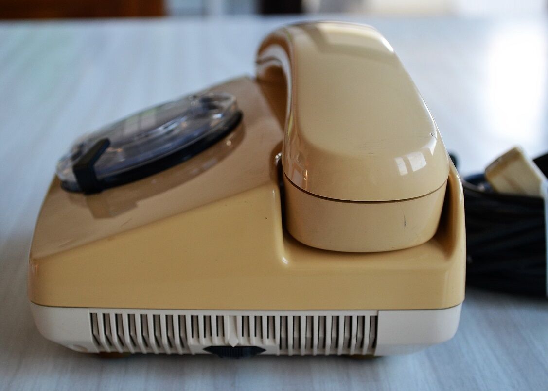 German phone with vintage dial of the 80s