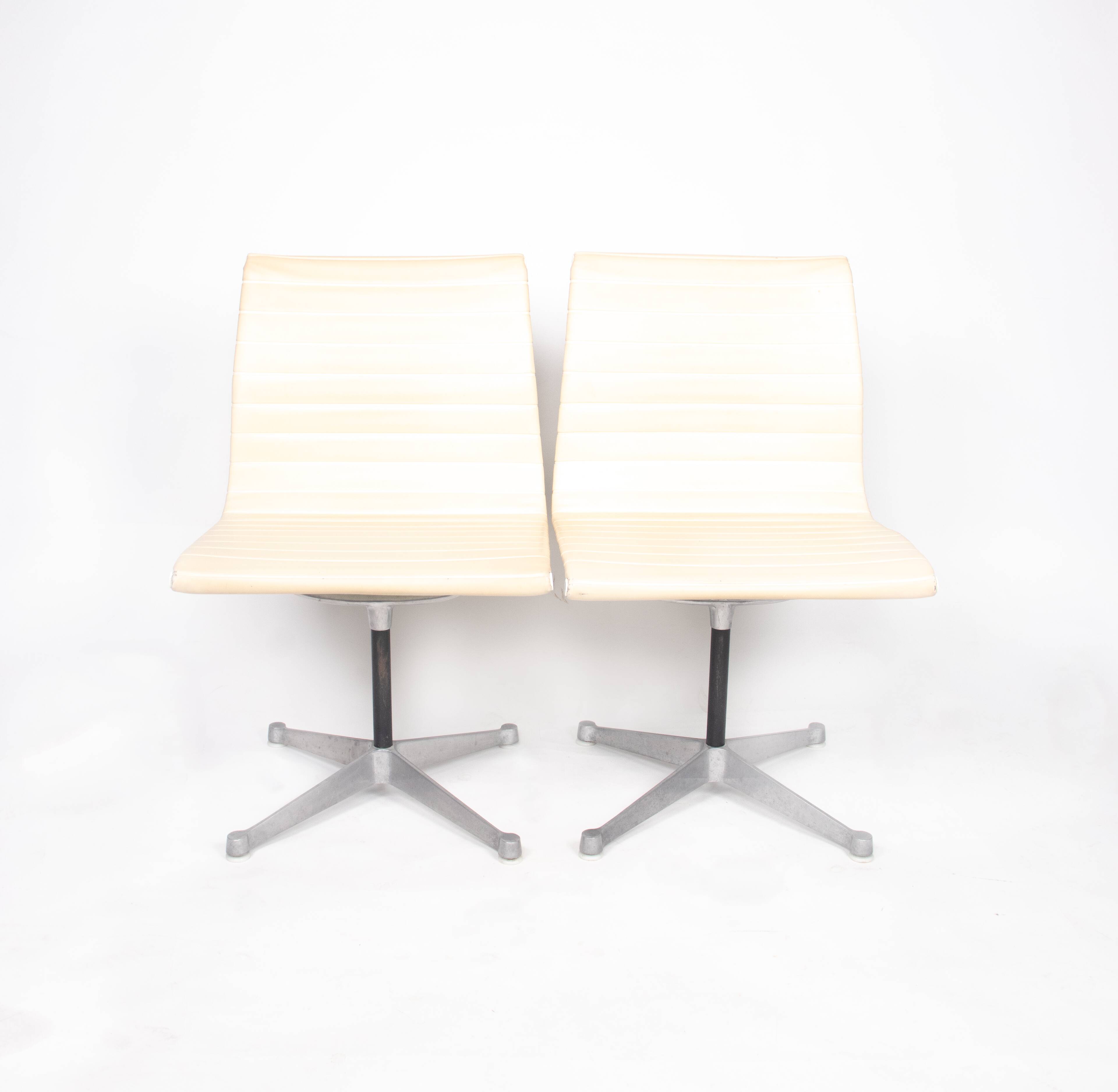 Eames Herman Miller Aluminum Chair EA101