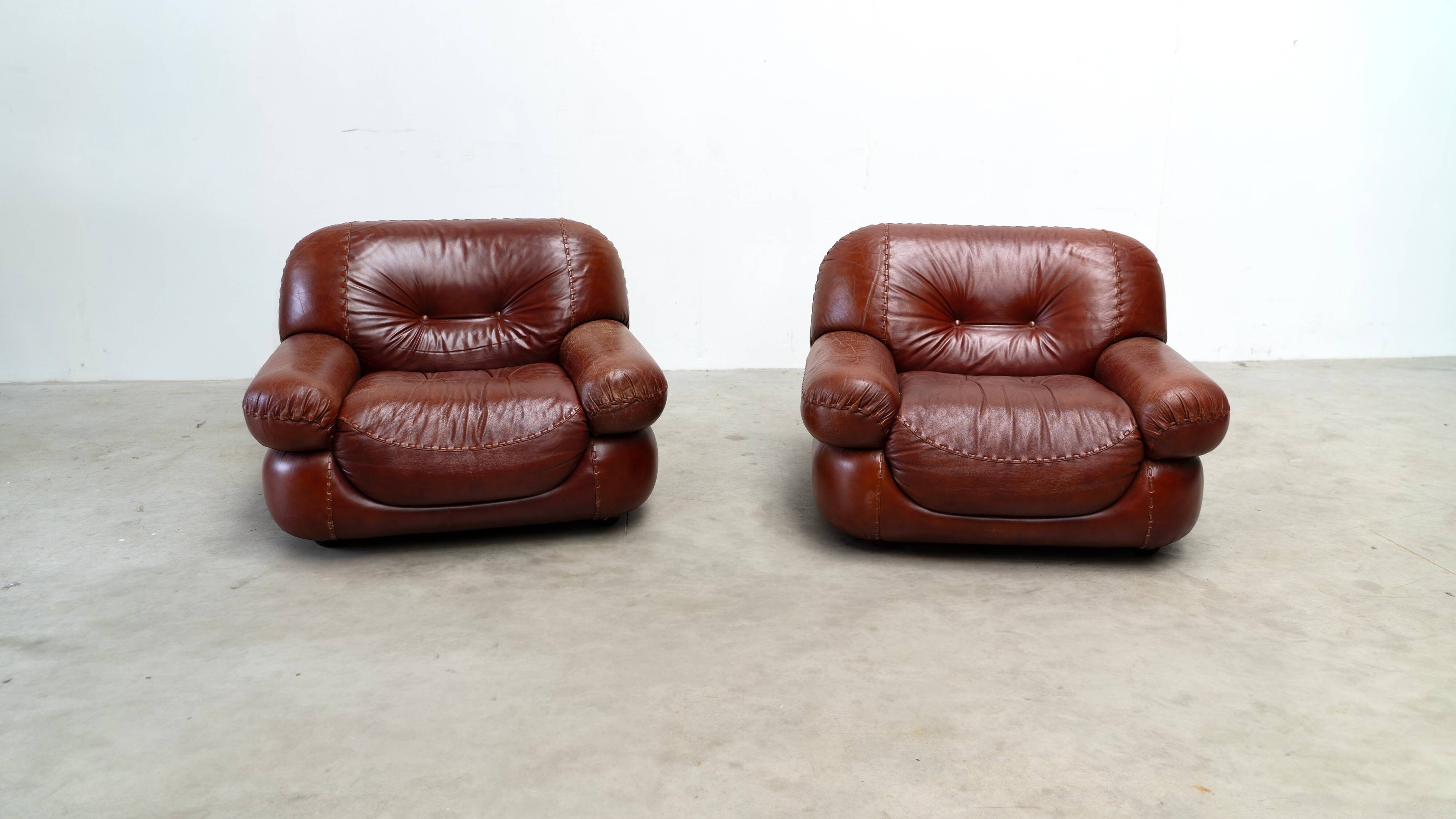 Ensemble de deux fauteuils lounge en cuir Sapporo par Mobil Girgi