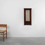 Armoire haute Art Déco française avec porte vitrée et compartiment caché, vers 1910