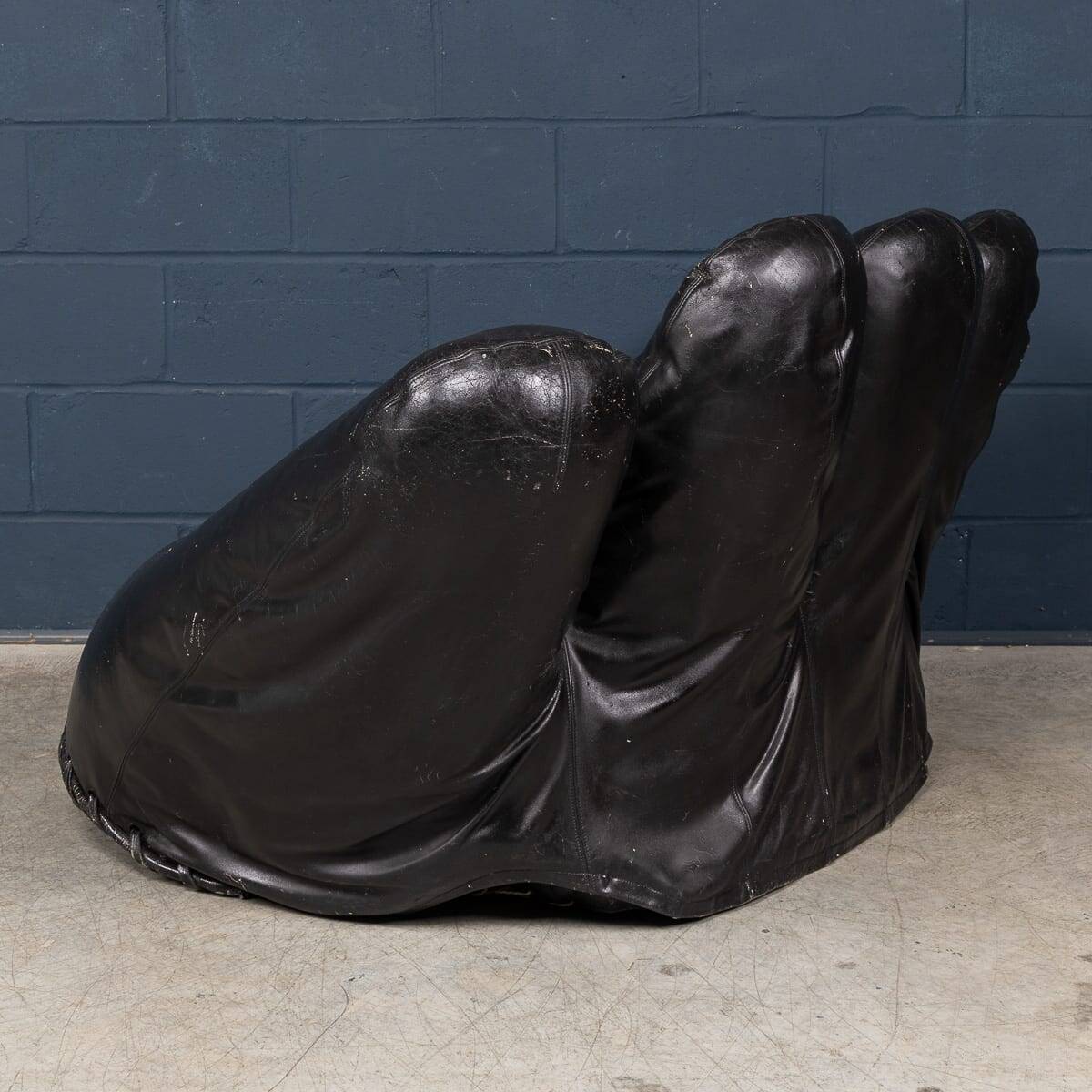 20thC "JOE" ARMCHAIR BY JONATHAN DE PAS, DONATO D'URBINO AND PAOLO LOMAZZ