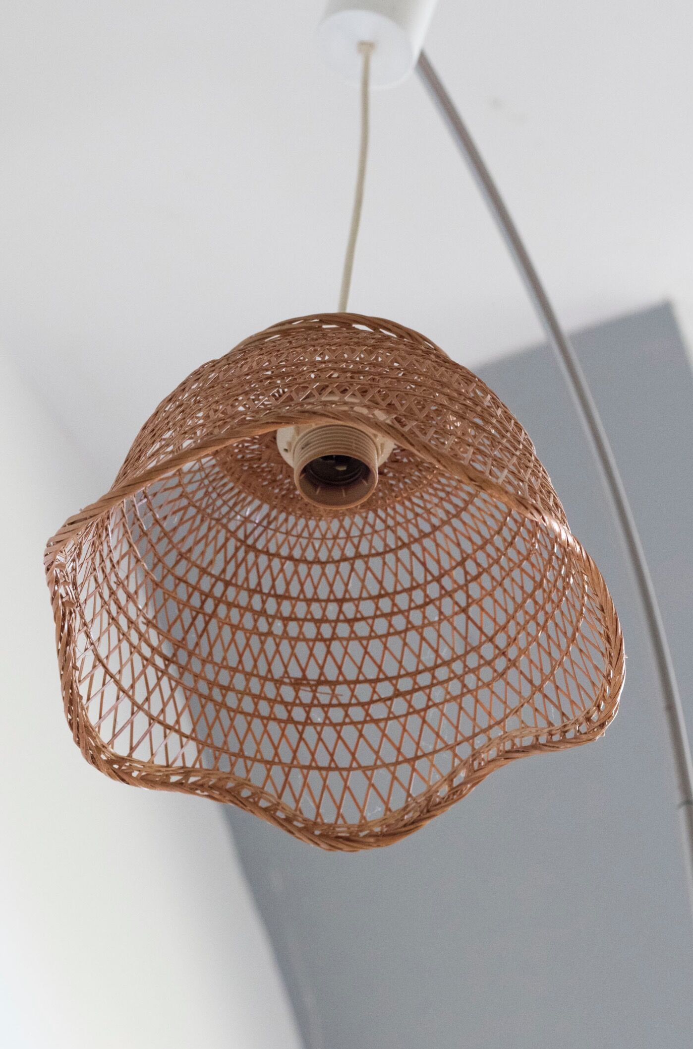 Suspension en osier vintage