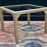 Table basse en chêne et dessus verre, travail des années 1950