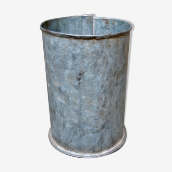 Vintage Galvanised Zinc Flower Pot / Grain Measure