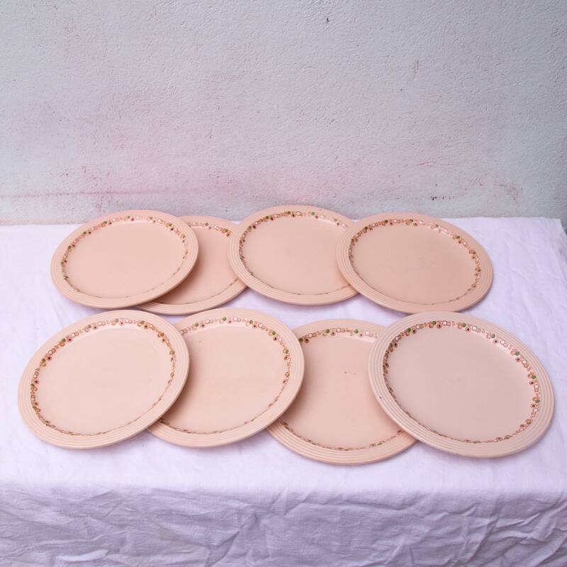 8 Betty Longwy plates