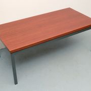 Table basse des années 1960 en teck et métal