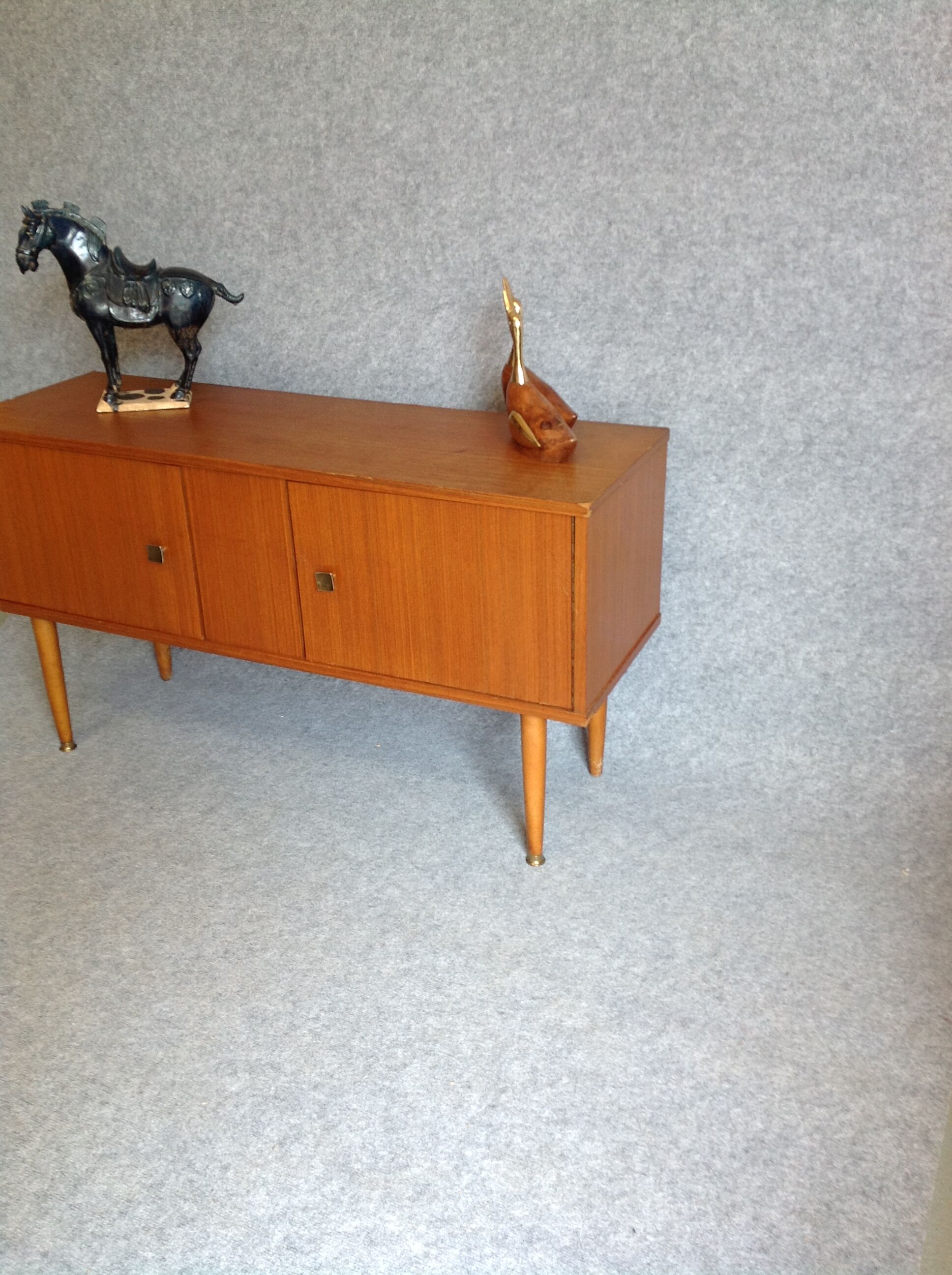 Vntage sideboard