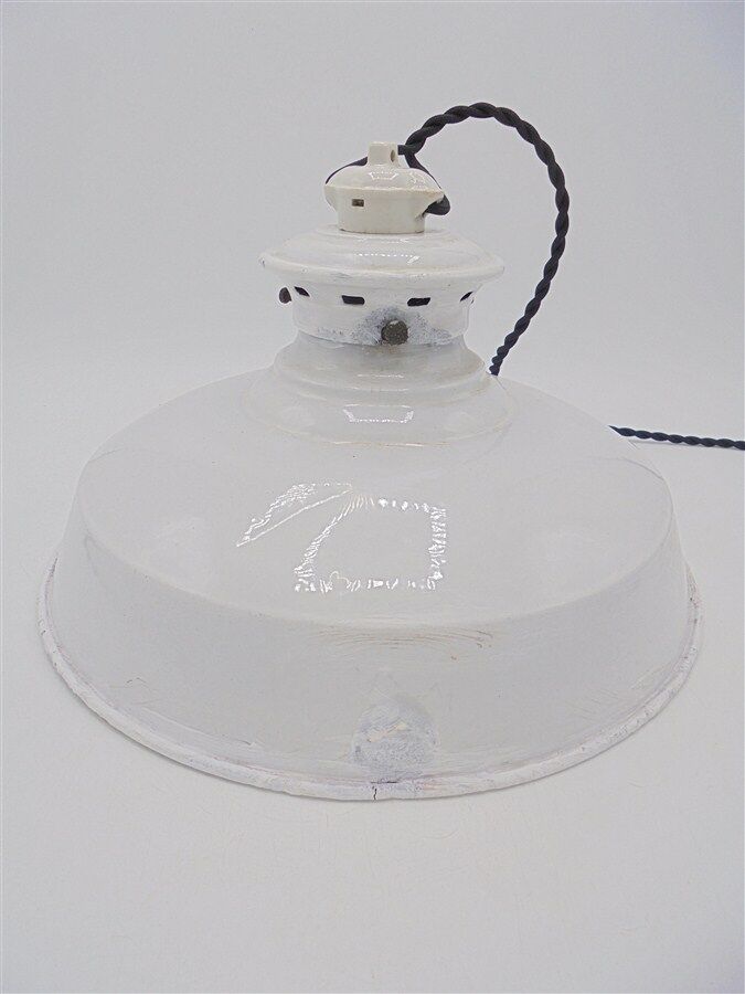 Industrial pendant light