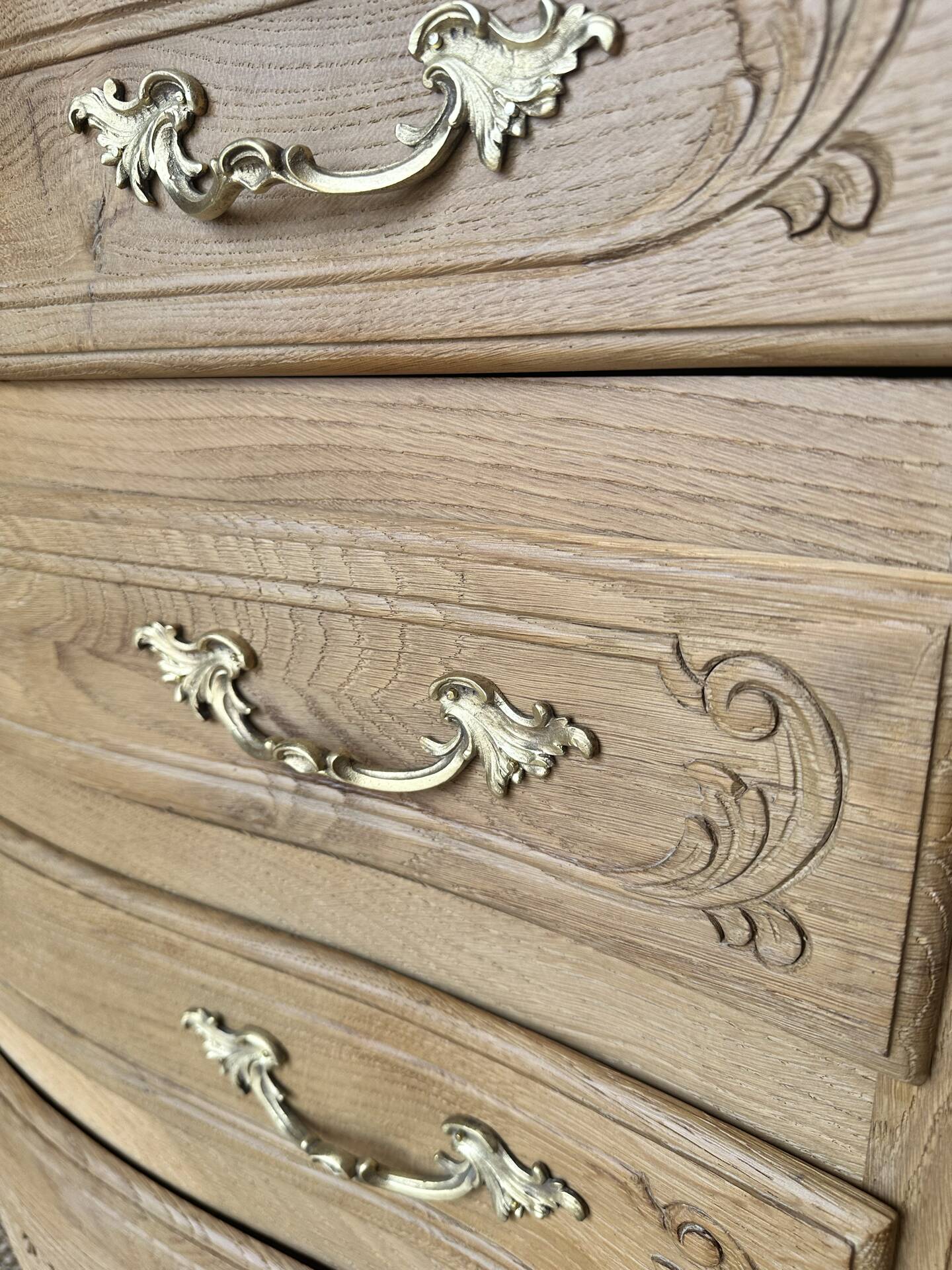 Antique oak chest of drawers – Louis XV style – 4 drawers