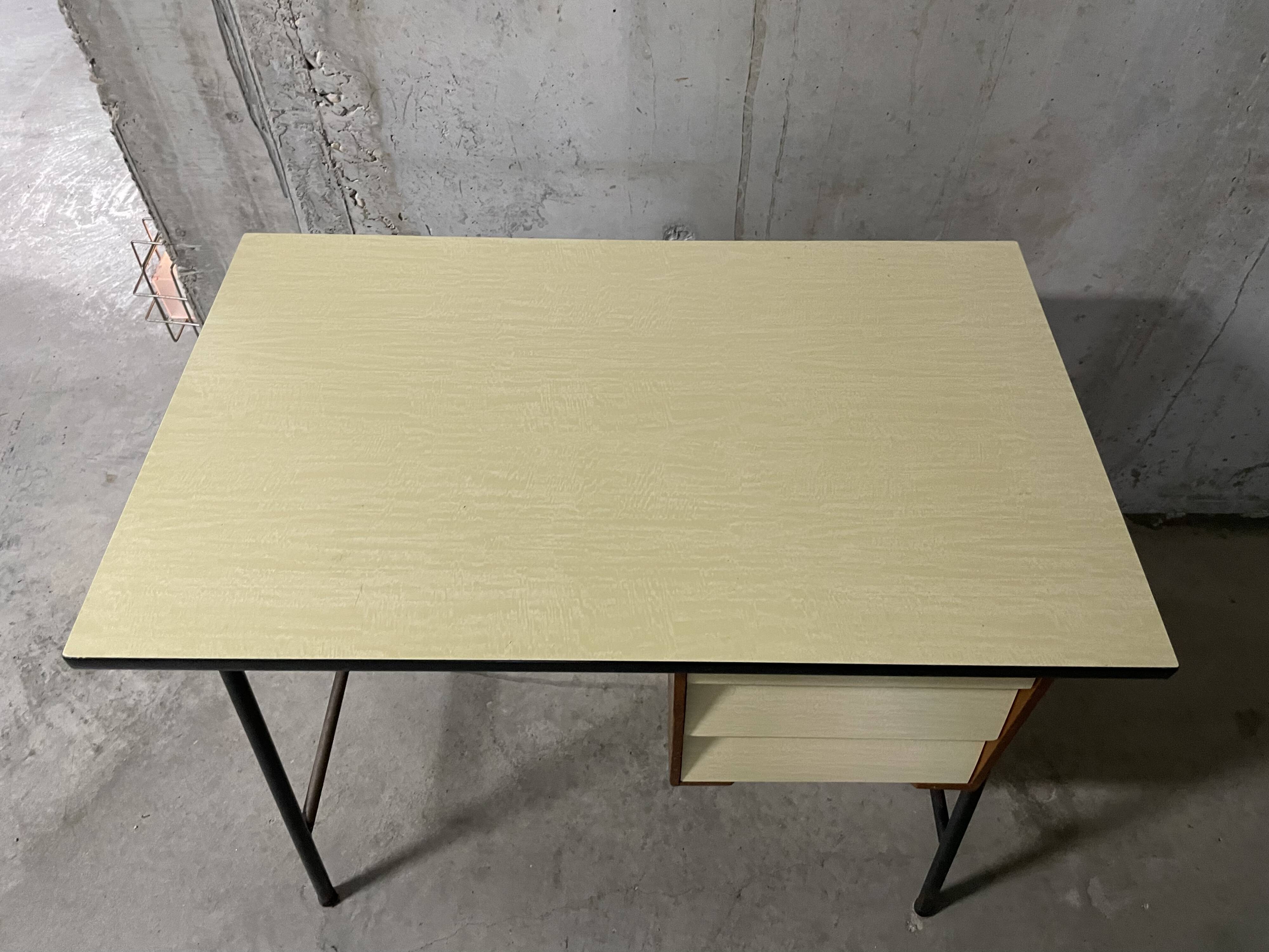 Pierre Guariche Office