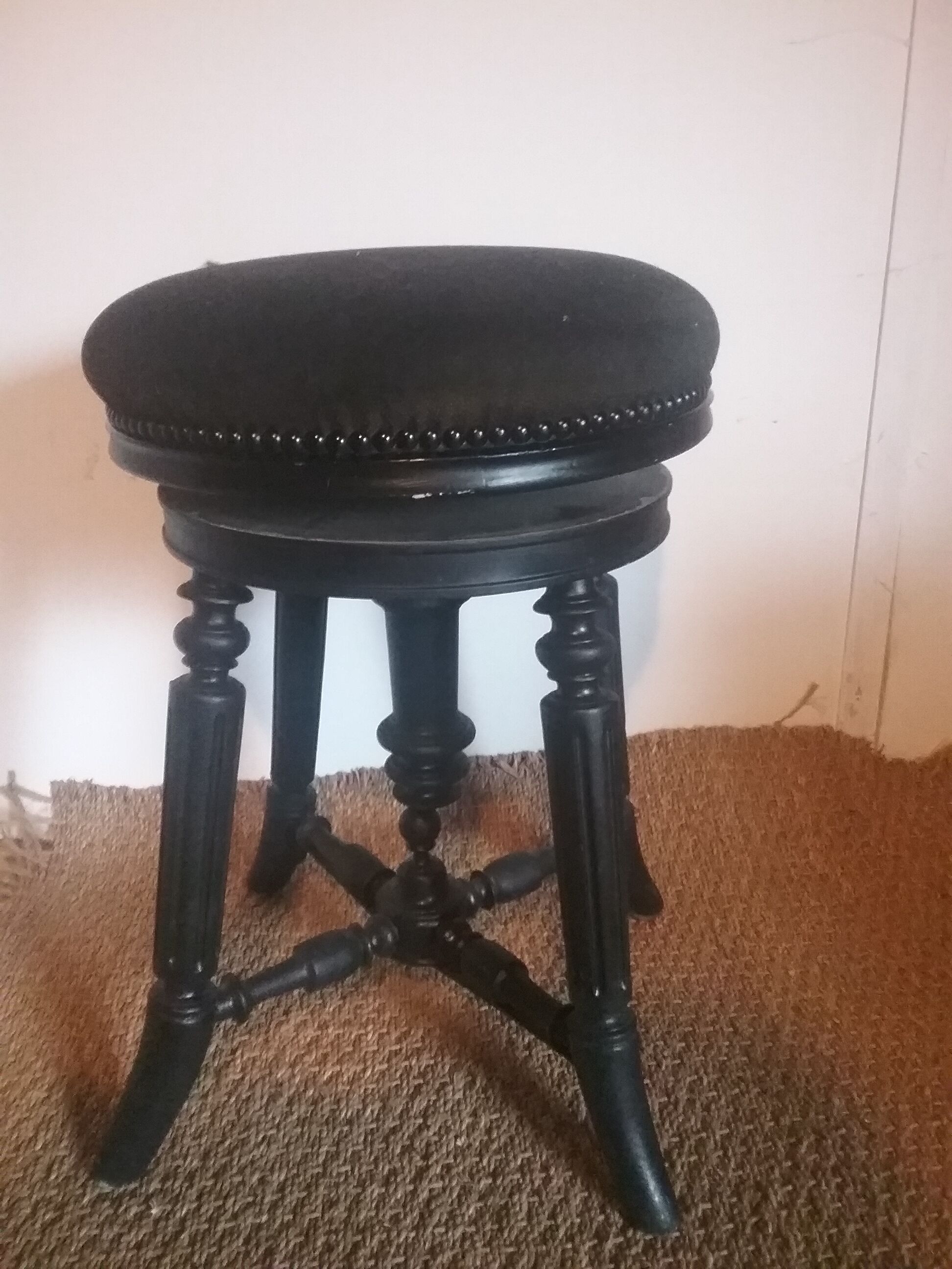 Piano stool