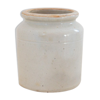 White grey sandstone pot