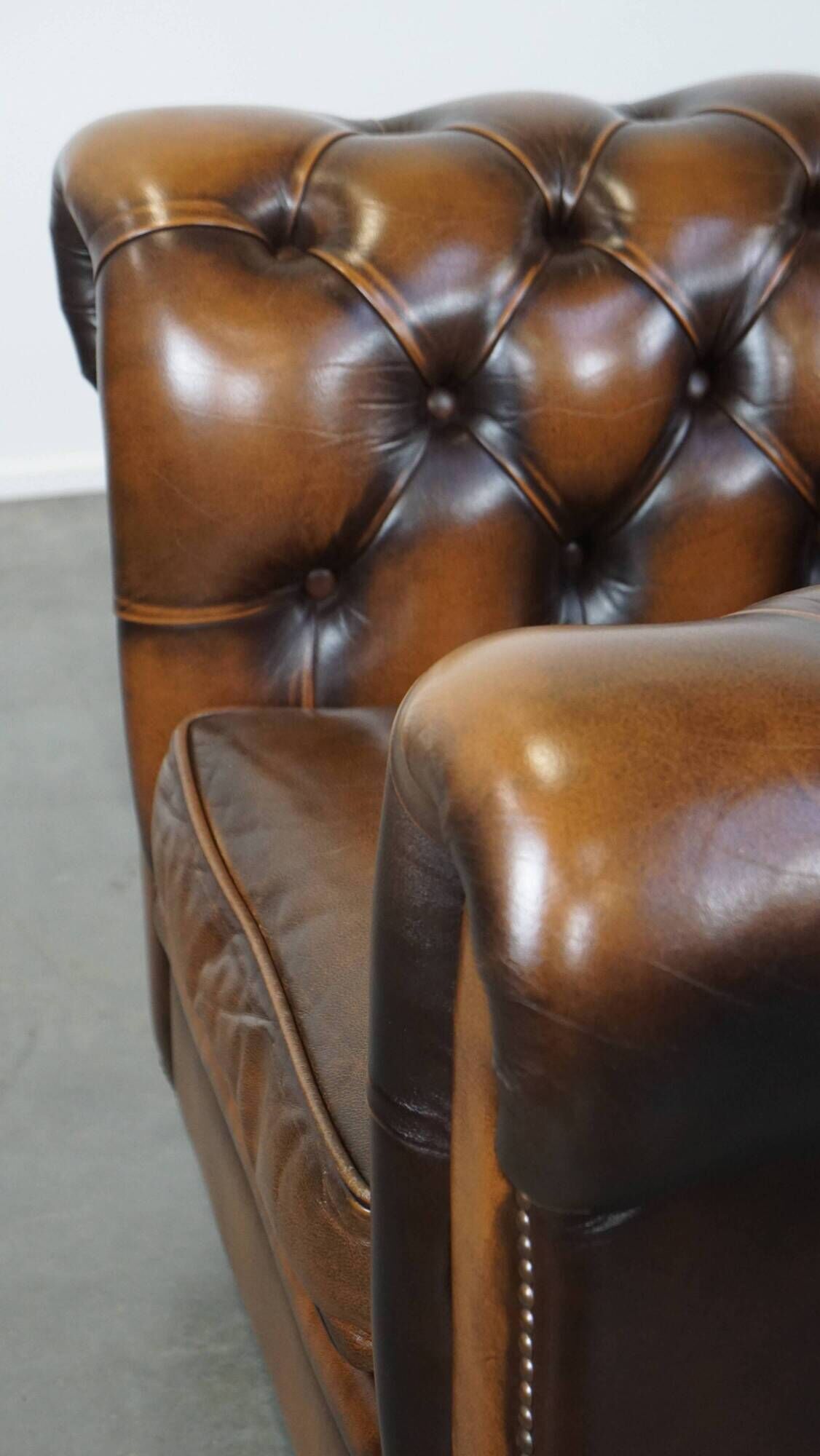 Classic Genuine Leather English Chesterfield Armchair in Good Condition