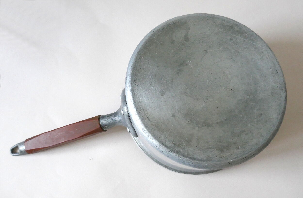 Pure aluminum saucepan Tournus Unis France 50s