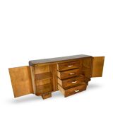 Buffet en noyer Art déco italien, de grande qualité.