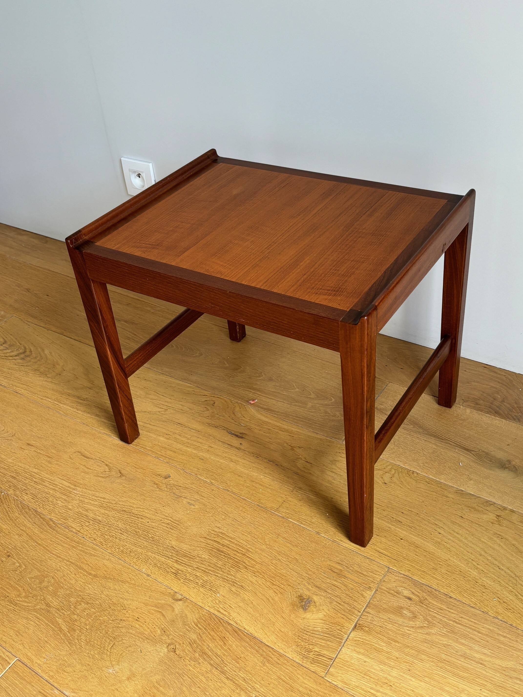 table de chevet ou d'appoint teck et palissandre - Suède années 50/60