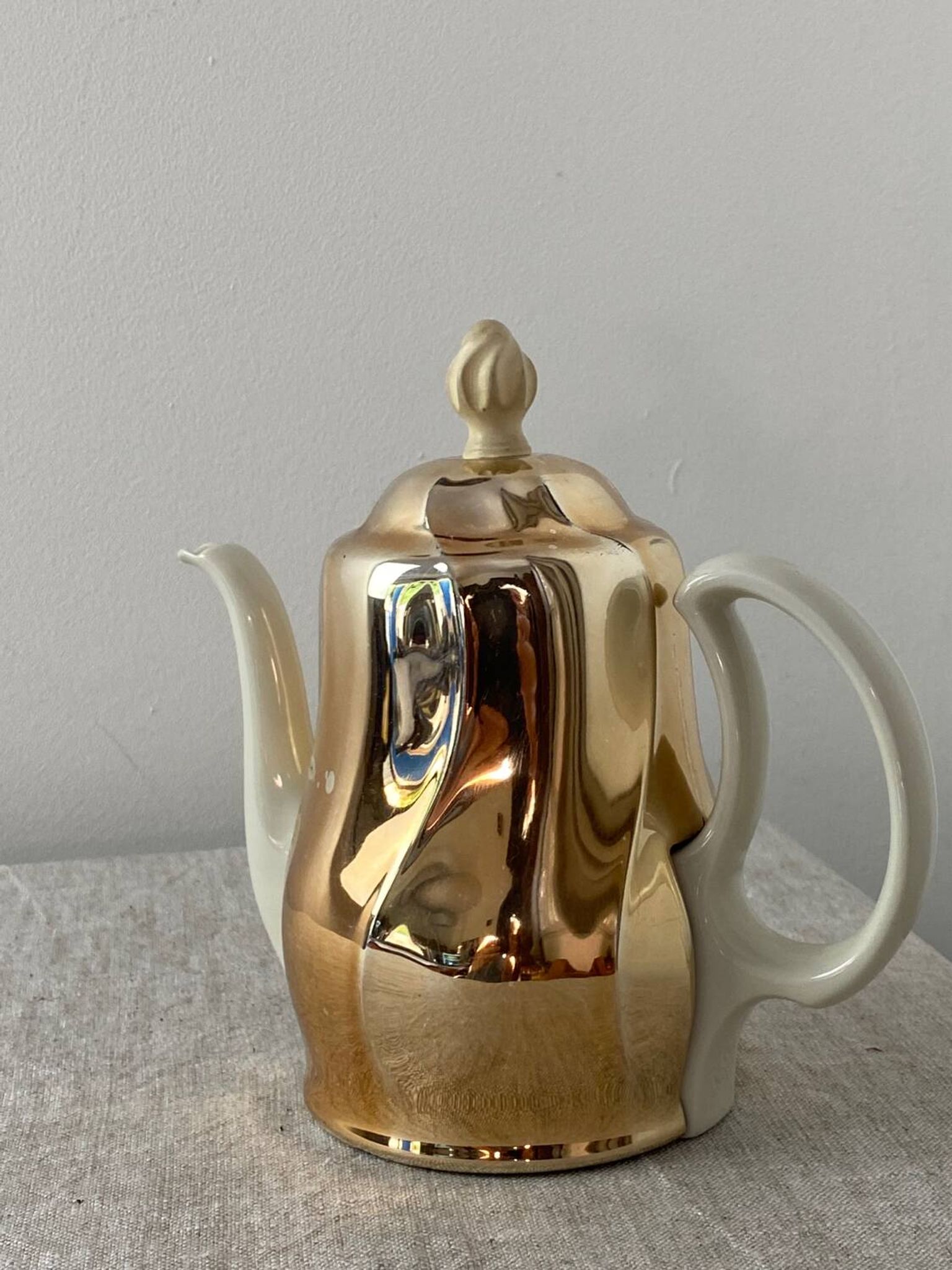 HKE porcelain thermal teapot