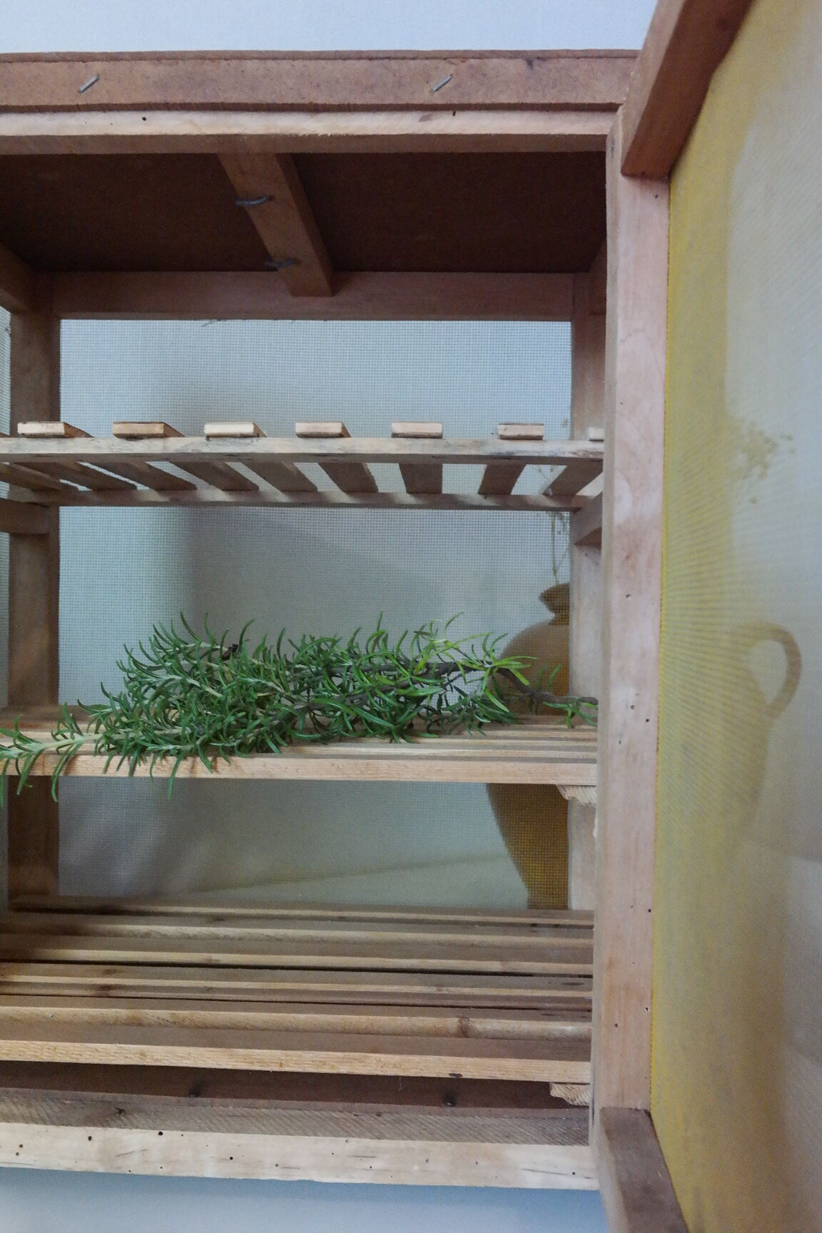 Garde manger campagnard ancien