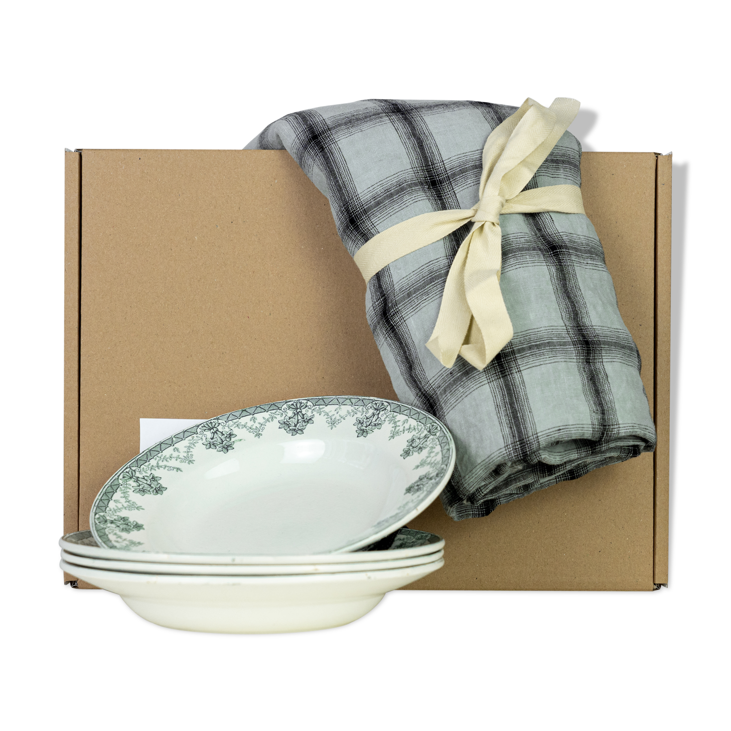4 assiettes et 1 nappe — Les petits plats dans les grands #12