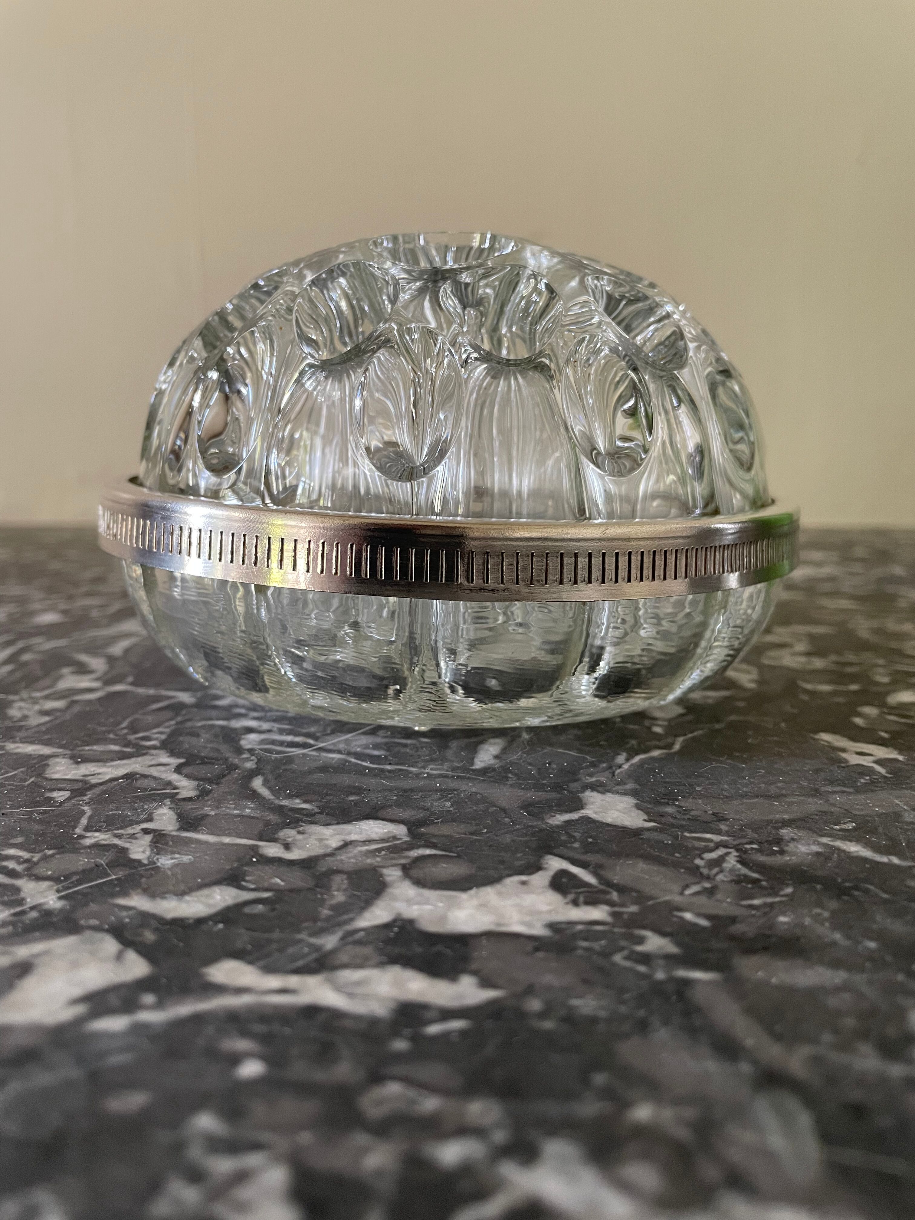 Pique crystal flowers of Reims