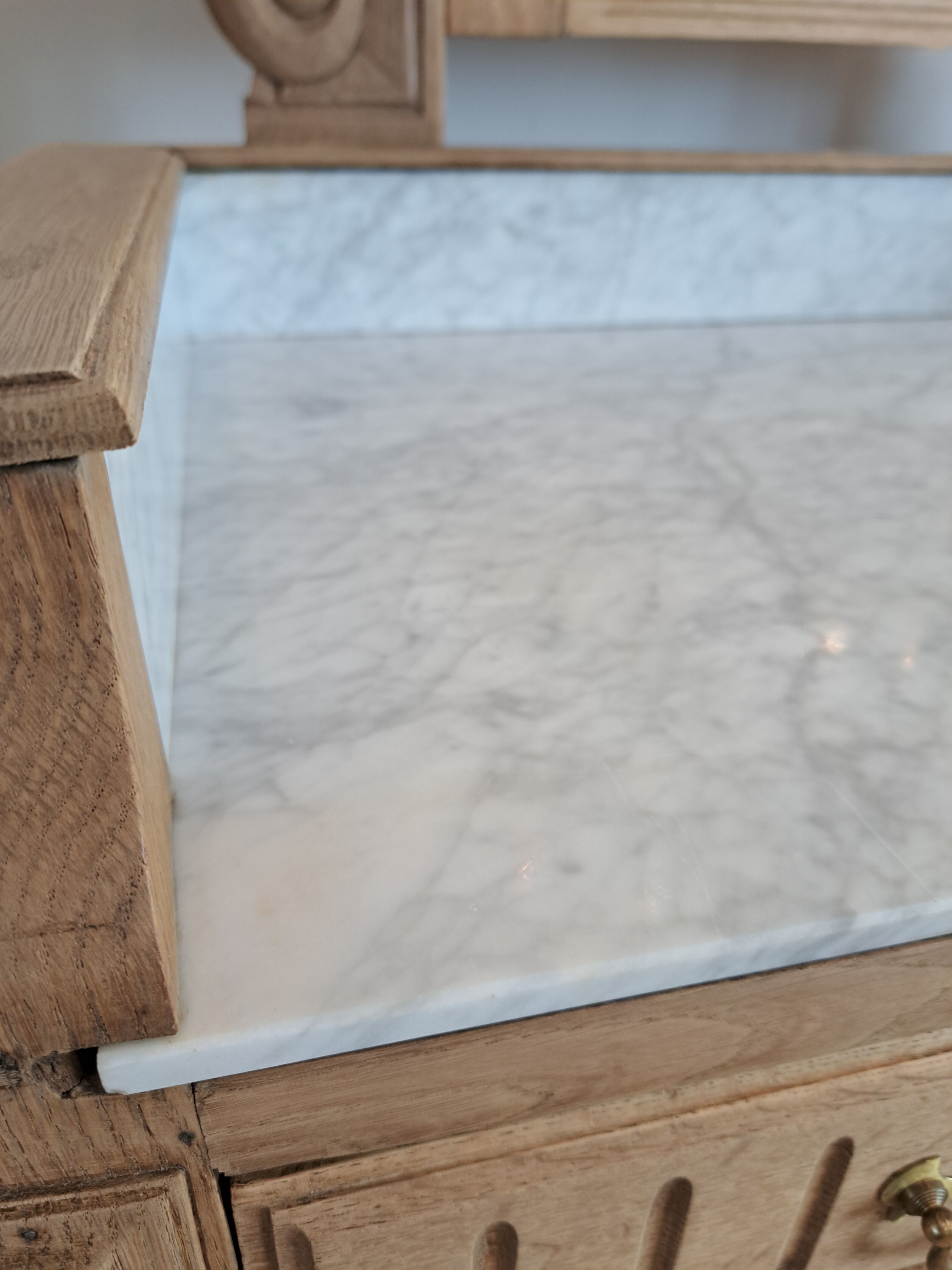 Bathroom cabinet with marble top in Henri II style