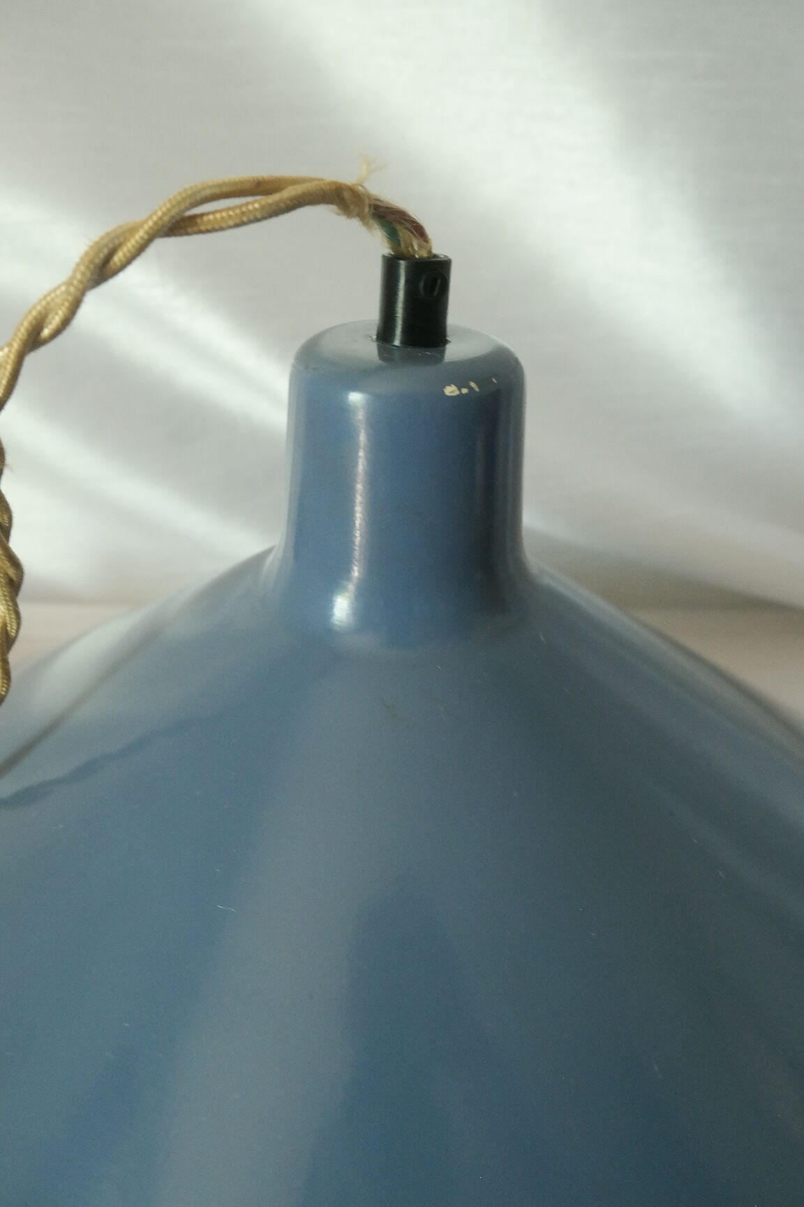 Suspension enamelled sheet metal rises drop vintage blue