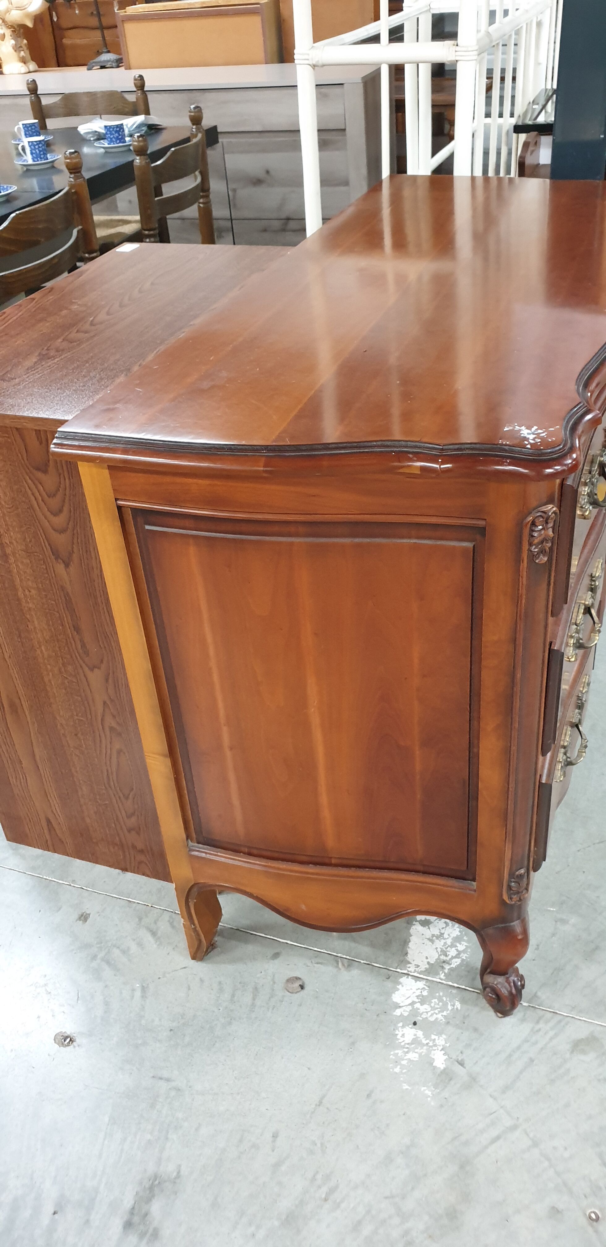 Chest of drawers crossbow