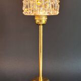 Table lamp in gilded bronze with leaf and cut crystal