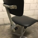 Vintage workshop chair in black skai swivel adjustable in height feet in star